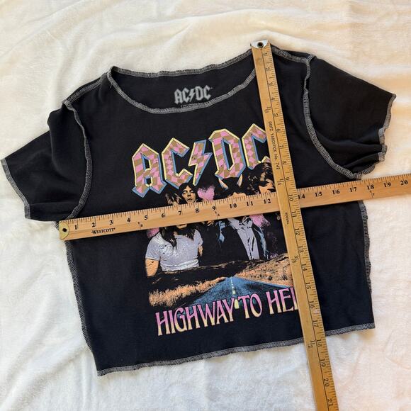 AC/DC “Highway to Hell” Cropped T‑Shirt Women’s Large Black Graphic Baby Tee - Picture 6 of 7